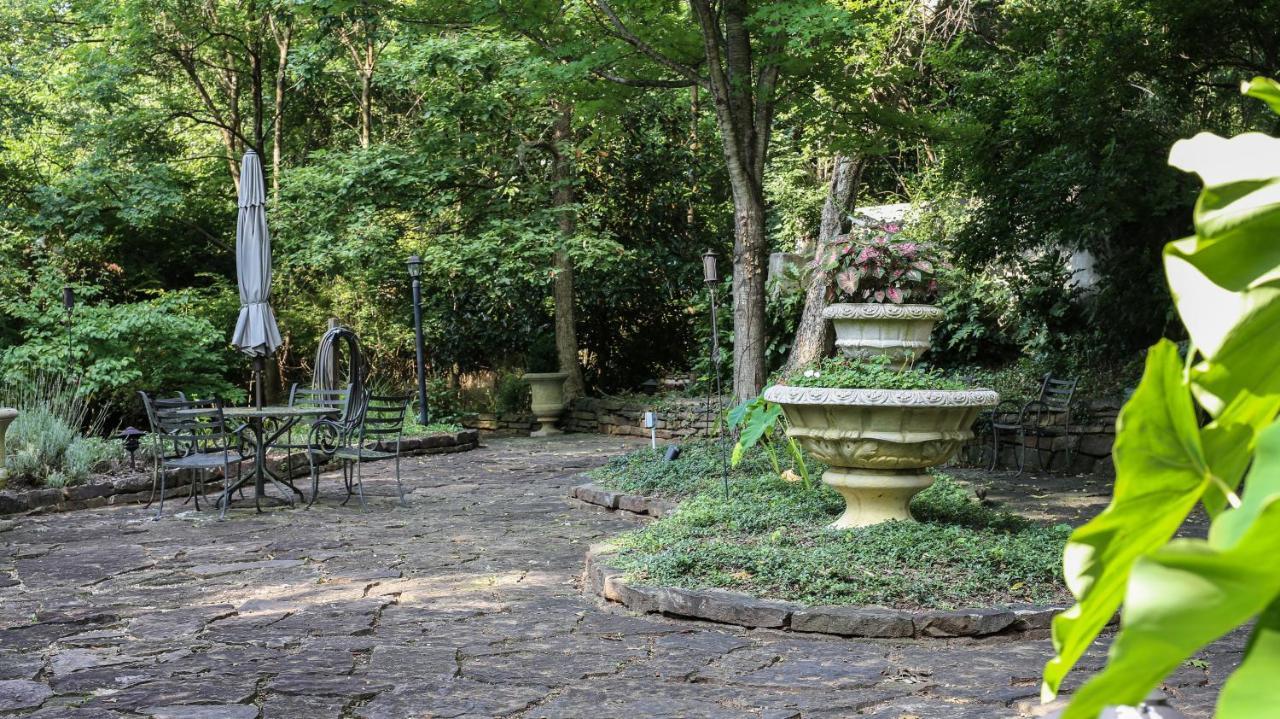 Dickson Street Bed & Breakfast Fayetteville Exterior photo